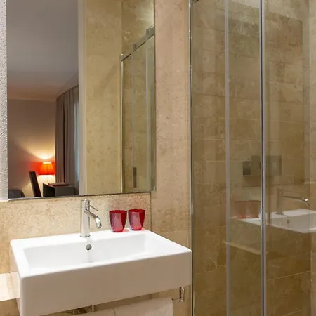 ポスタ デザイン 3* コモ