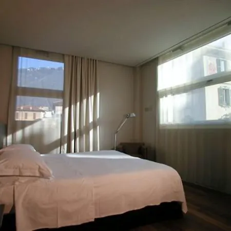 ホテル ポスタ デザイン 3*