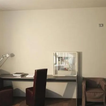 بوستا البوتيكي 3* كومو